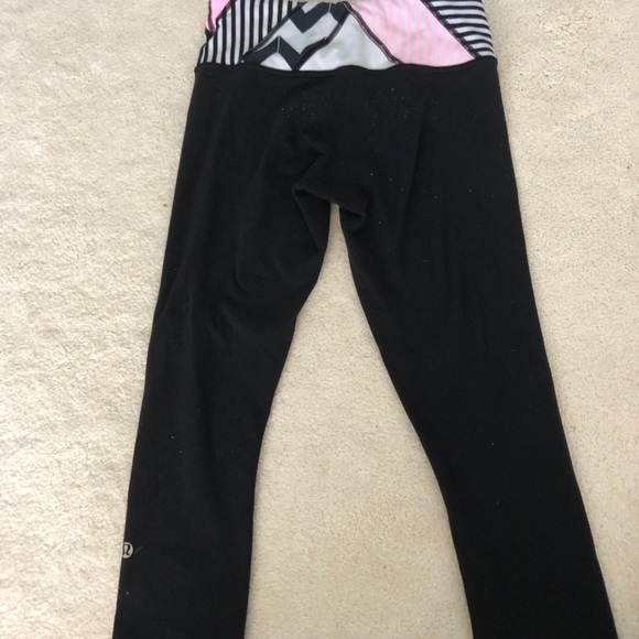 Lululemon cropped reversible leggings - Picture 2 of 3